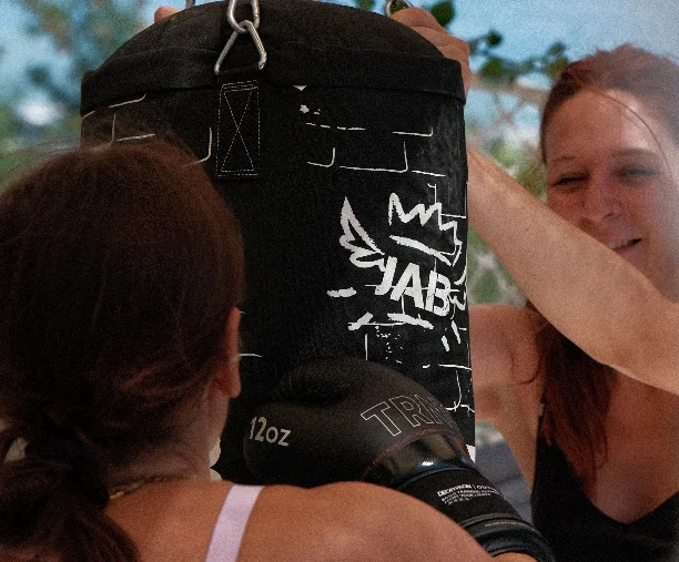 Žena s boksačkim rukavicama