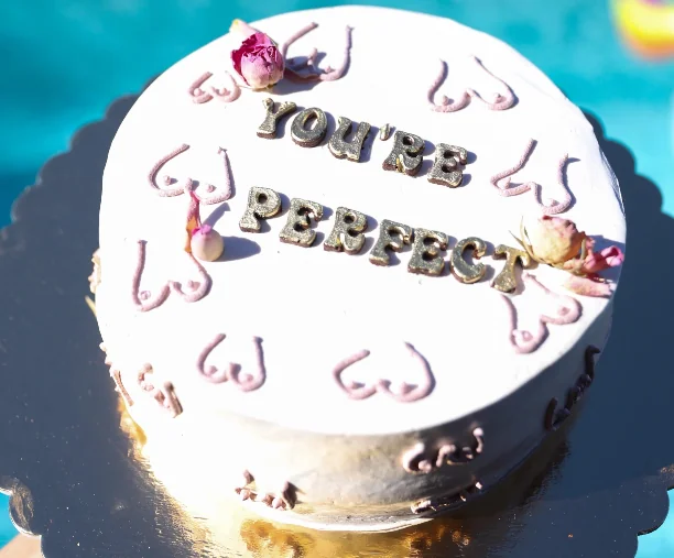 Torta s natpisom you are perfect